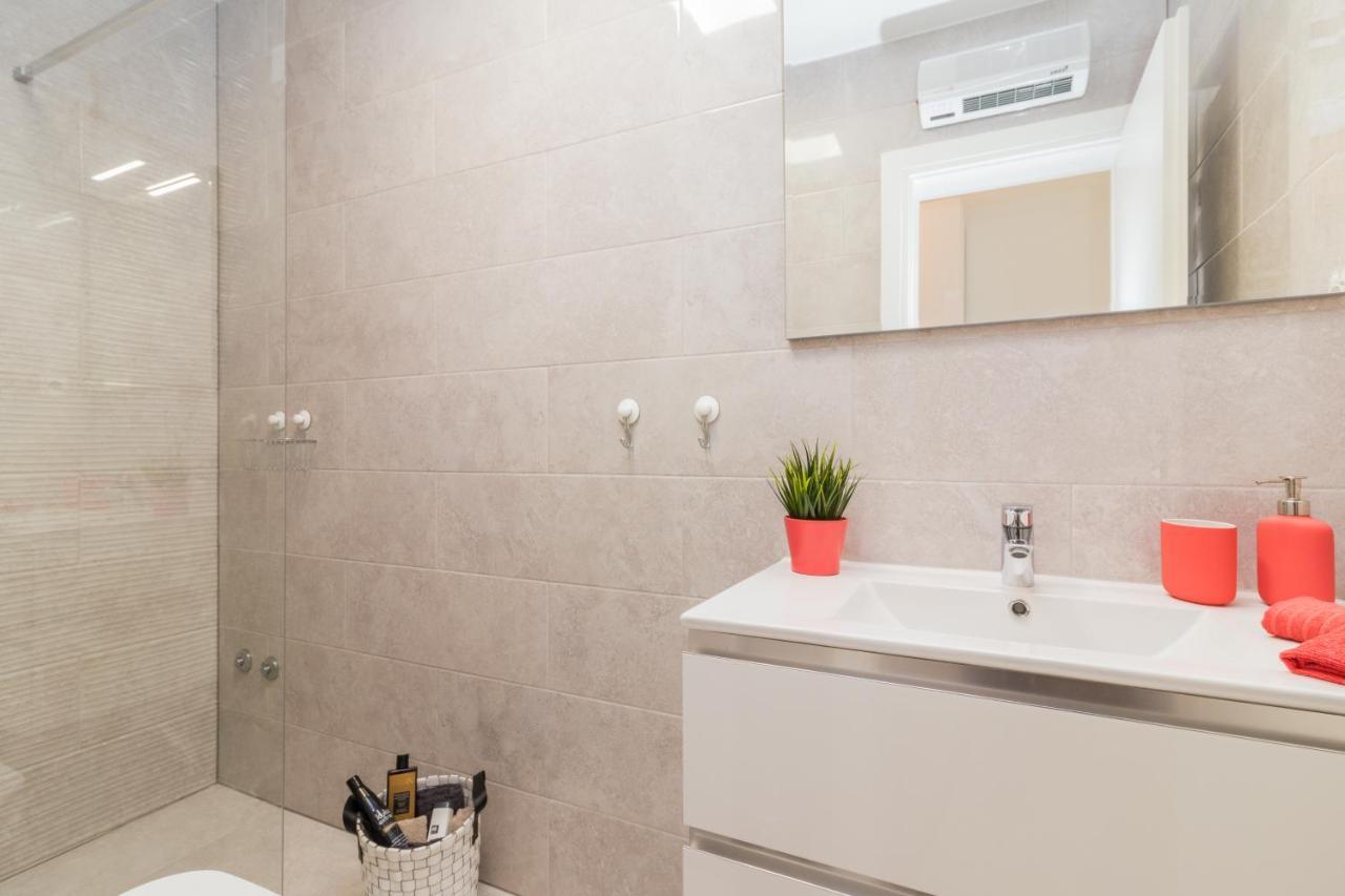 New Apartment Near Sea With 3 Bedrooms And 2 Bathrooms Pula Zewnętrze zdjęcie