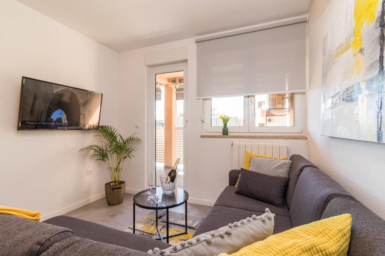 New Apartment Near Sea With 3 Bedrooms And 2 Bathrooms Pula Zewnętrze zdjęcie